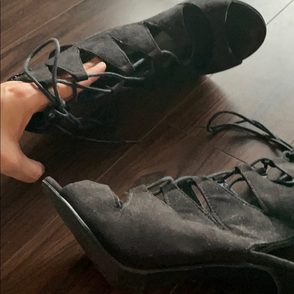 Chinese Laundry Lace Up Heel - Picture 8 of 8